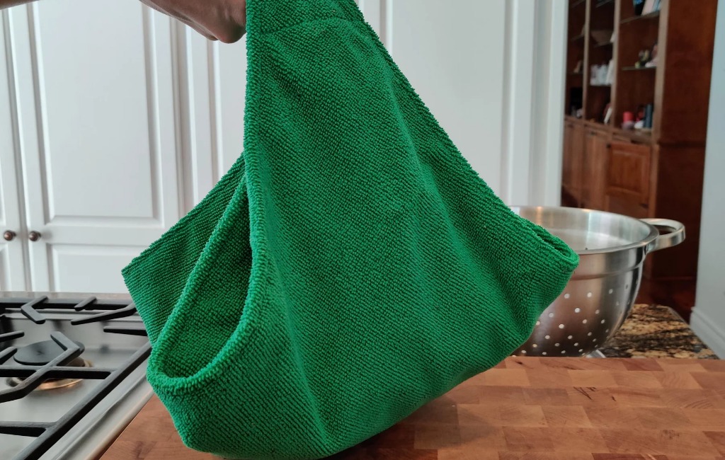 using salad sling drying towel