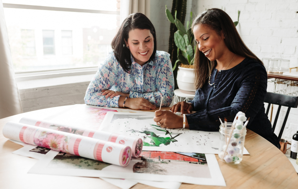 2 woman painting