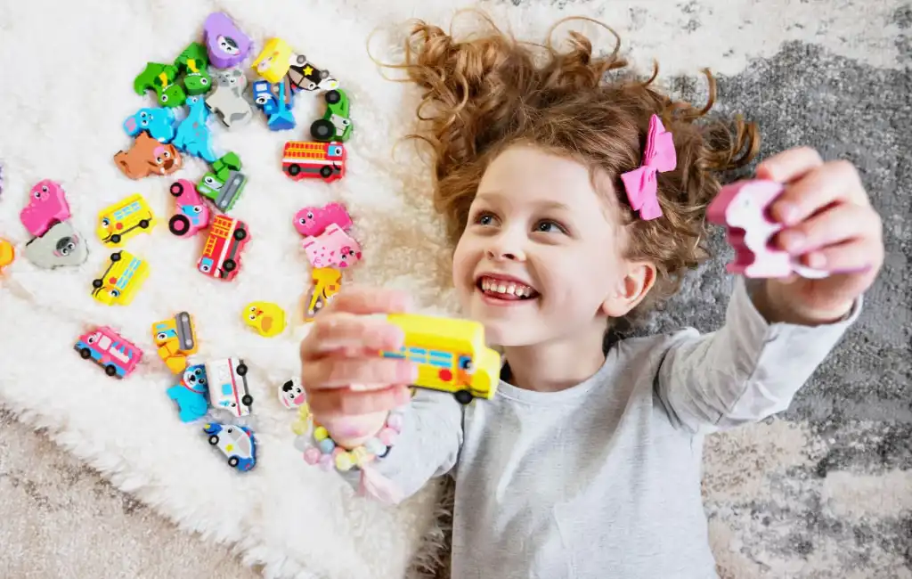 Kid playing on flor