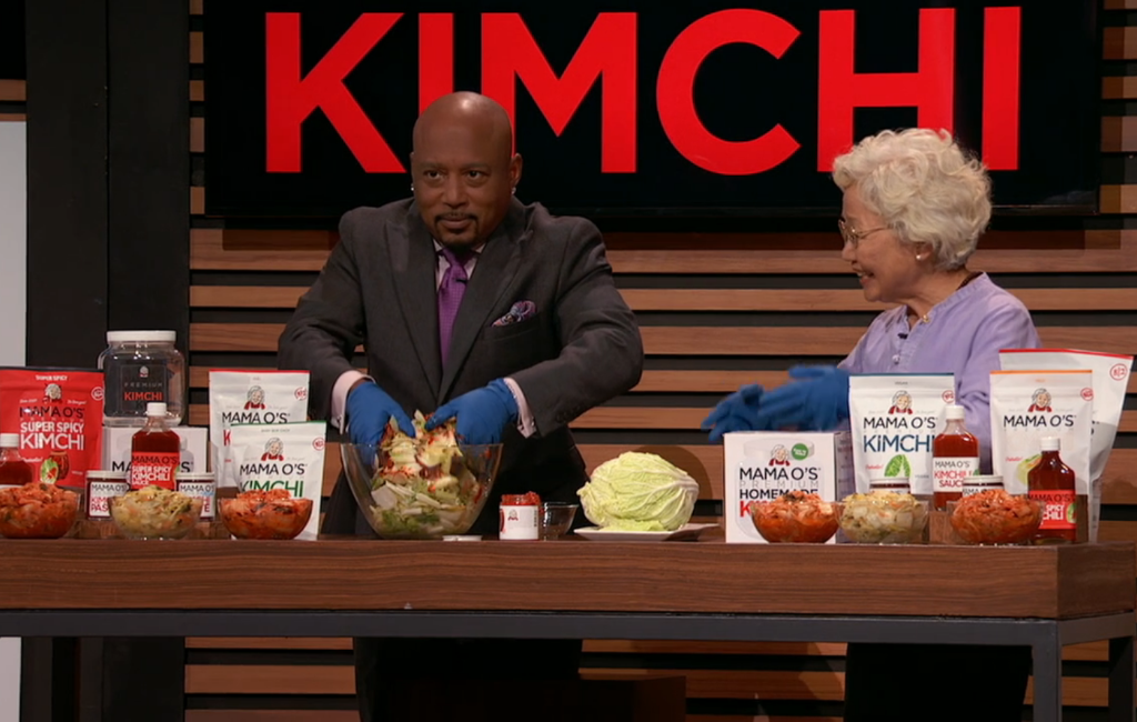 daymond john checking out mama o's kimchi paste