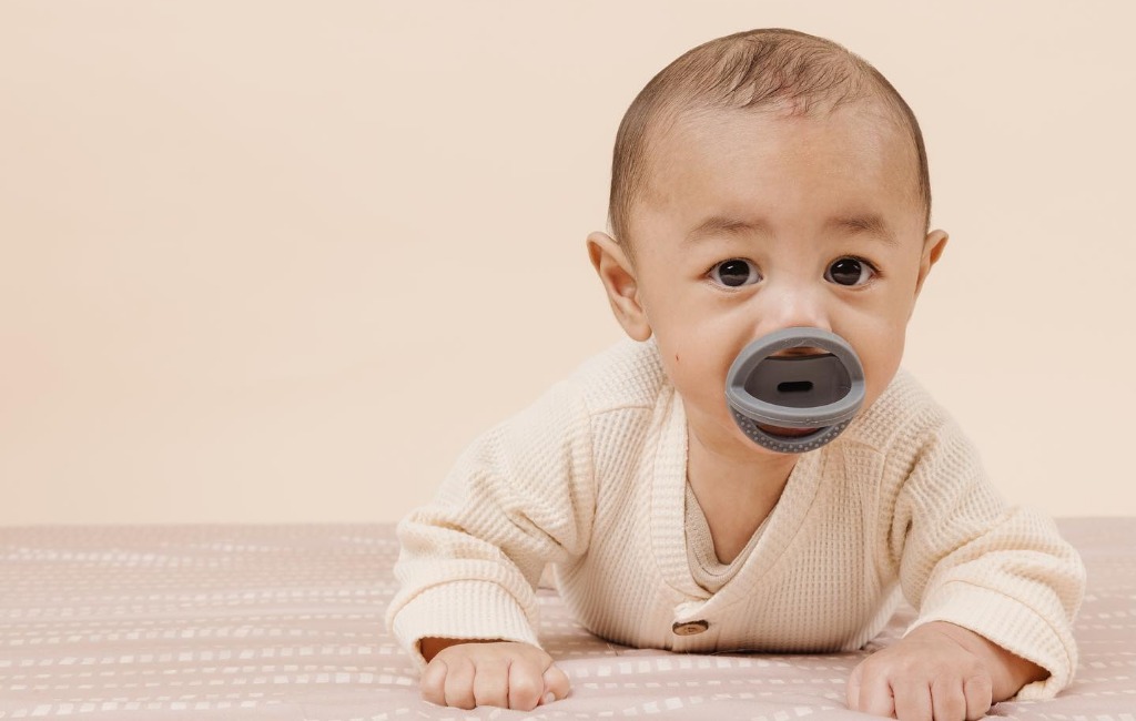 a-baby-using-the-pop-pacifiers