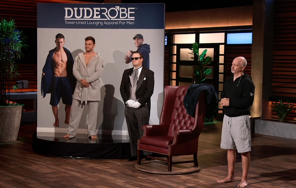 founder-of-duderobe-pitching-on-shark-tank