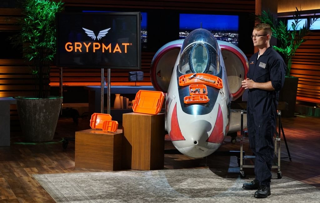 founder-of-grypmat-flexible-tool-tray-pitching-on-shark-tank