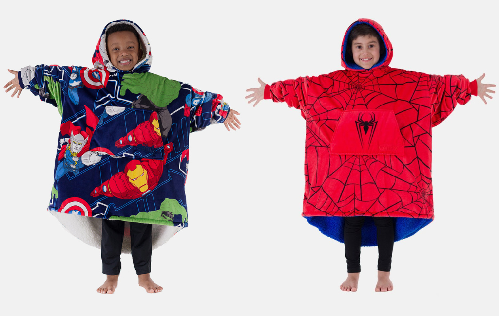 kids-wearing-the-comfy-wearable-blanket