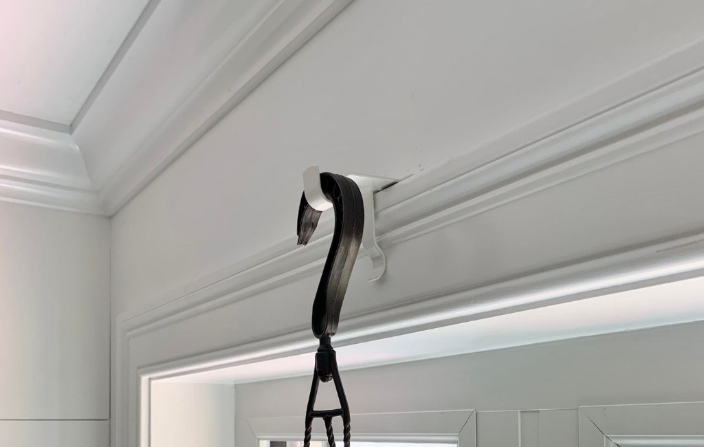 using-kwik-hang-curtain-rod-bracket