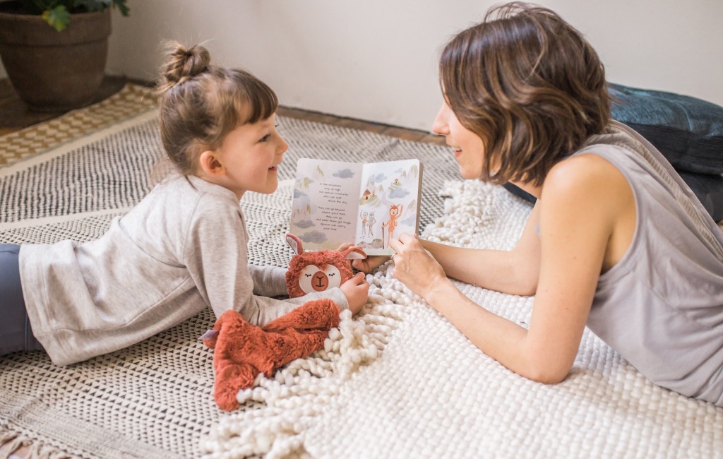 mom-and-daughter-with-slumberkins