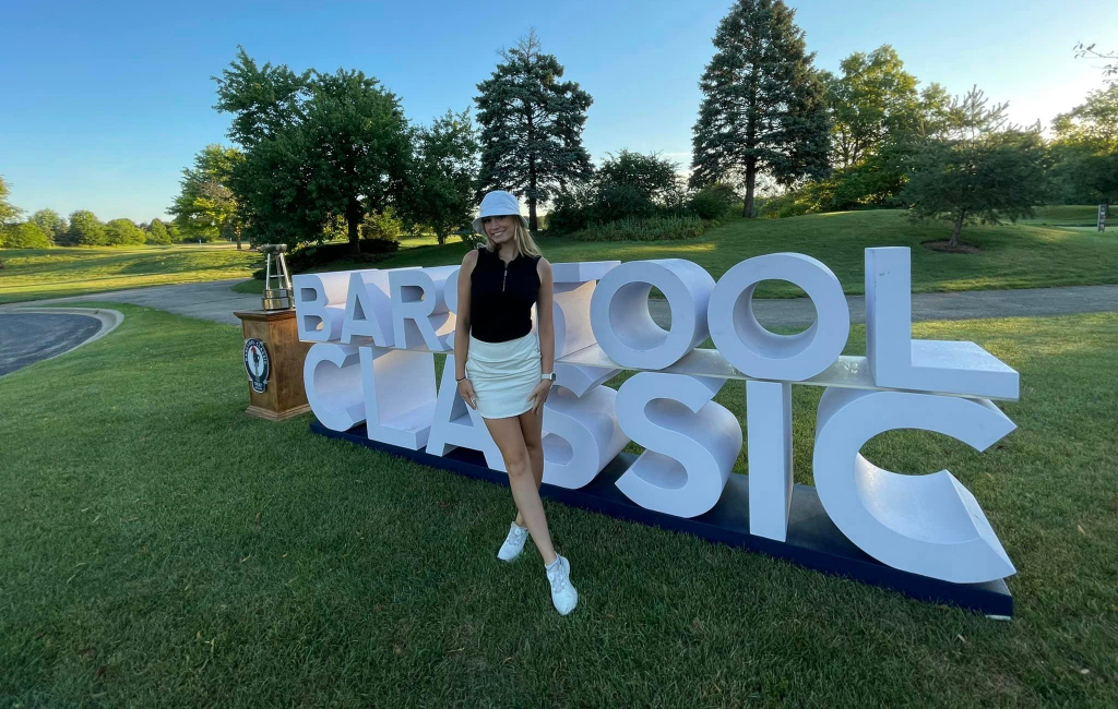 caddy girl posing