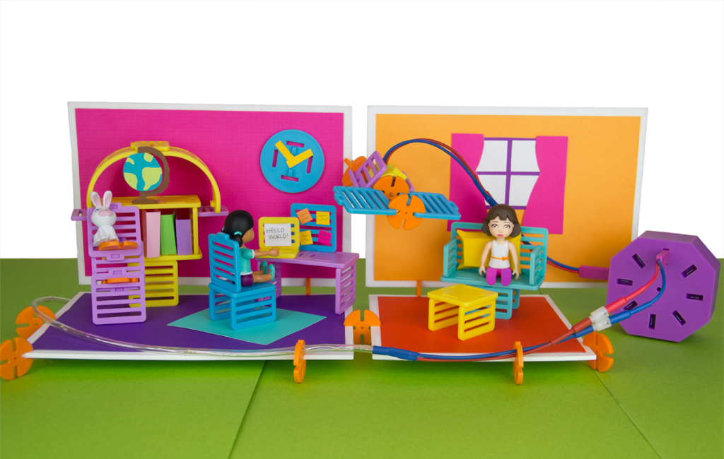 Roominate girl toy set