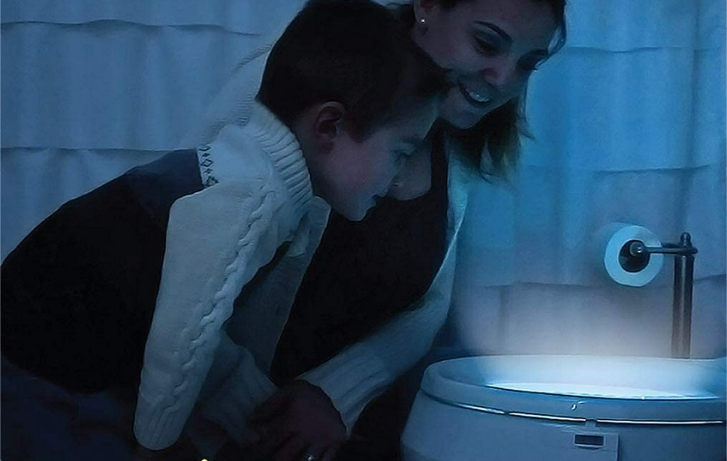 boy-and-mom-with-illumibowl-toilet-night-light