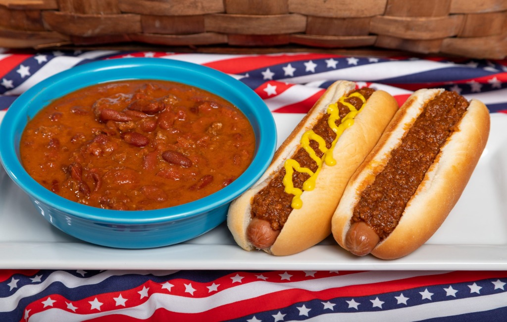 custard-stand-hot-dog-chili