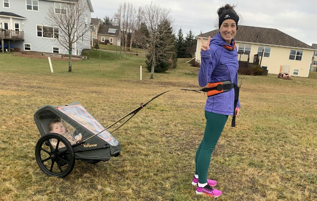 mom-and-kid-using-kidrunner-running-stroller