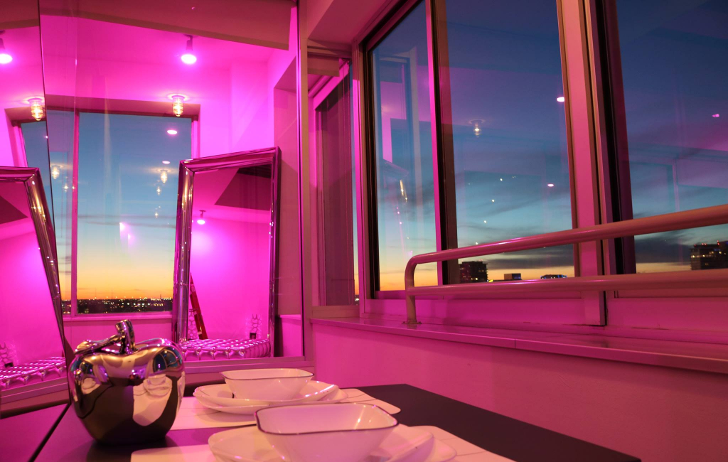 apartment-with-pink-light