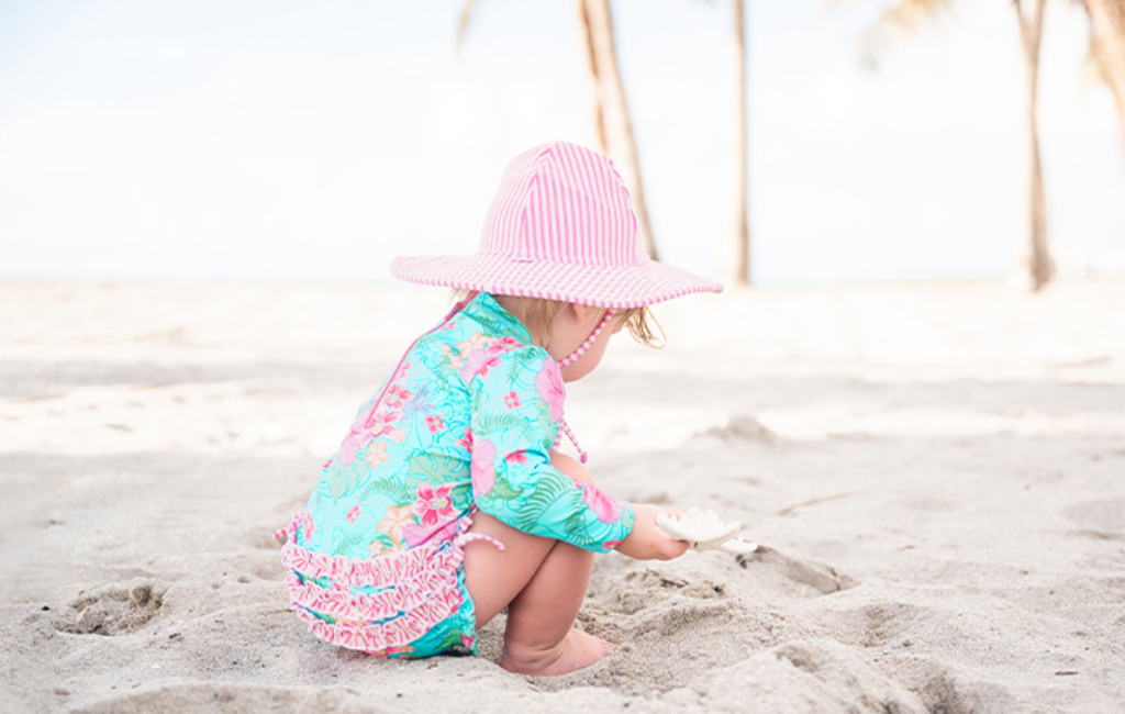 baby-girl-on-beach