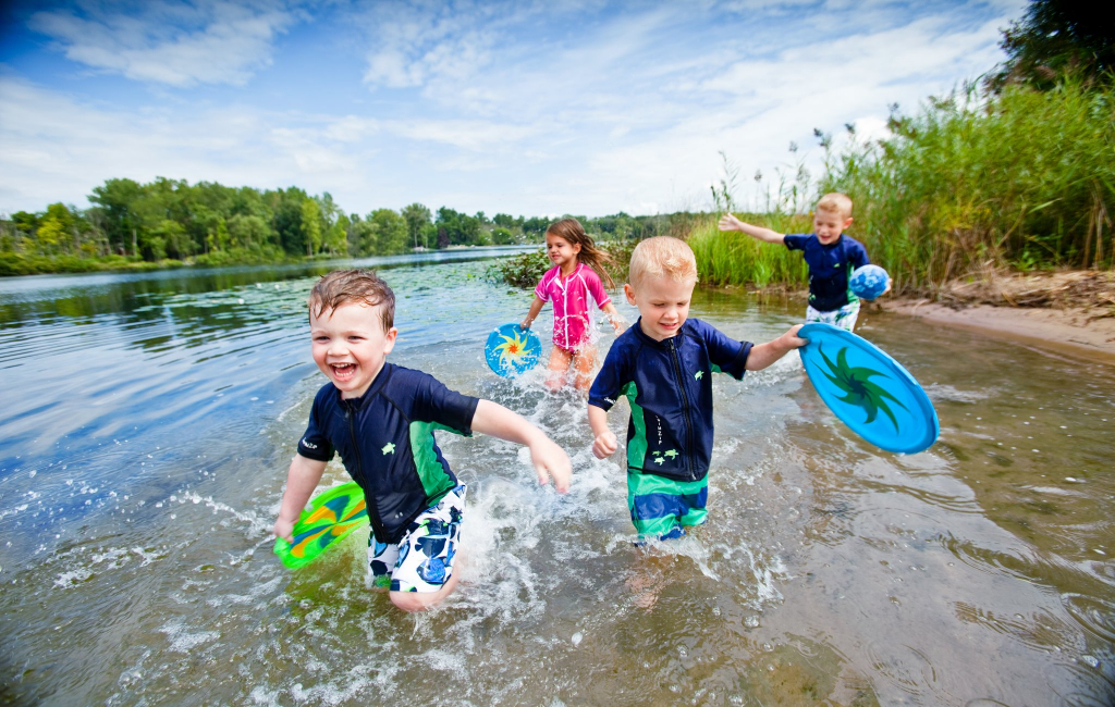 kids-in-water