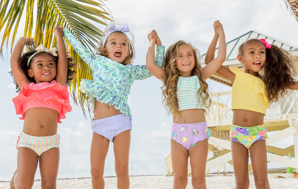 girls-on-beach