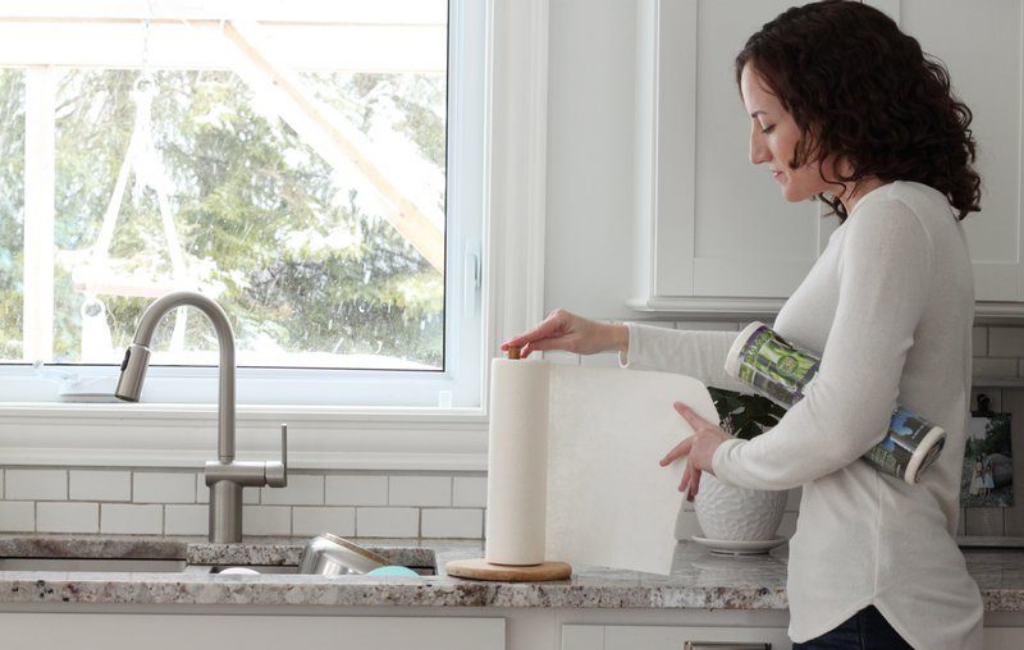 woman-using-paper-towel