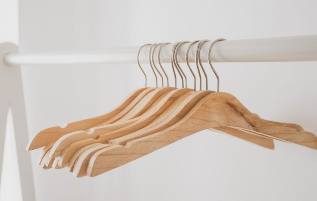 Hanger-wooden