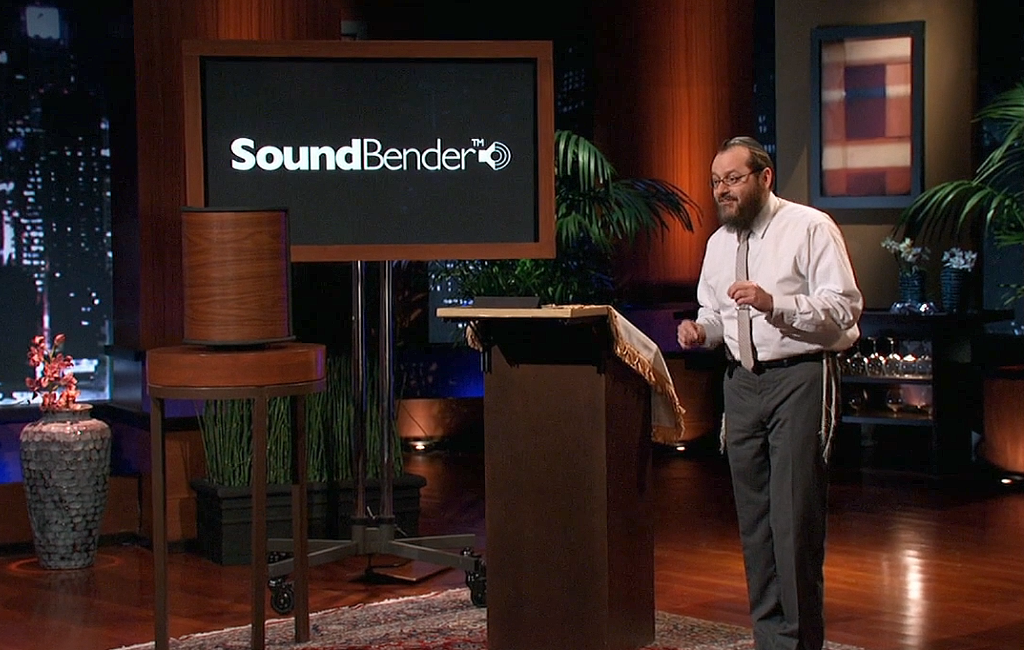 founder-of-soundbender-pitching-on-shark-tank