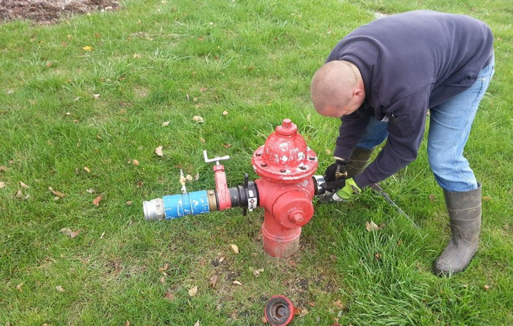 fixing-water-hydrant