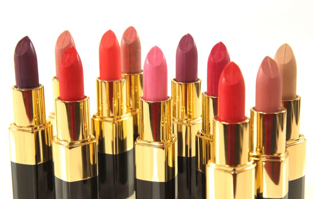 different-coloured-lipsticks