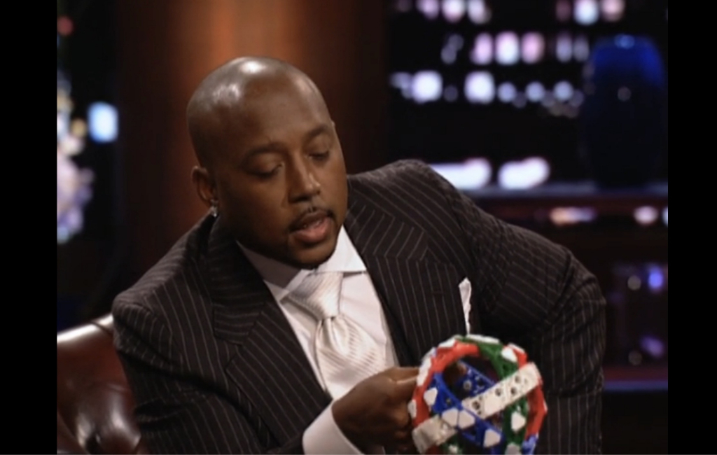 Daymond-with-qubits-toys