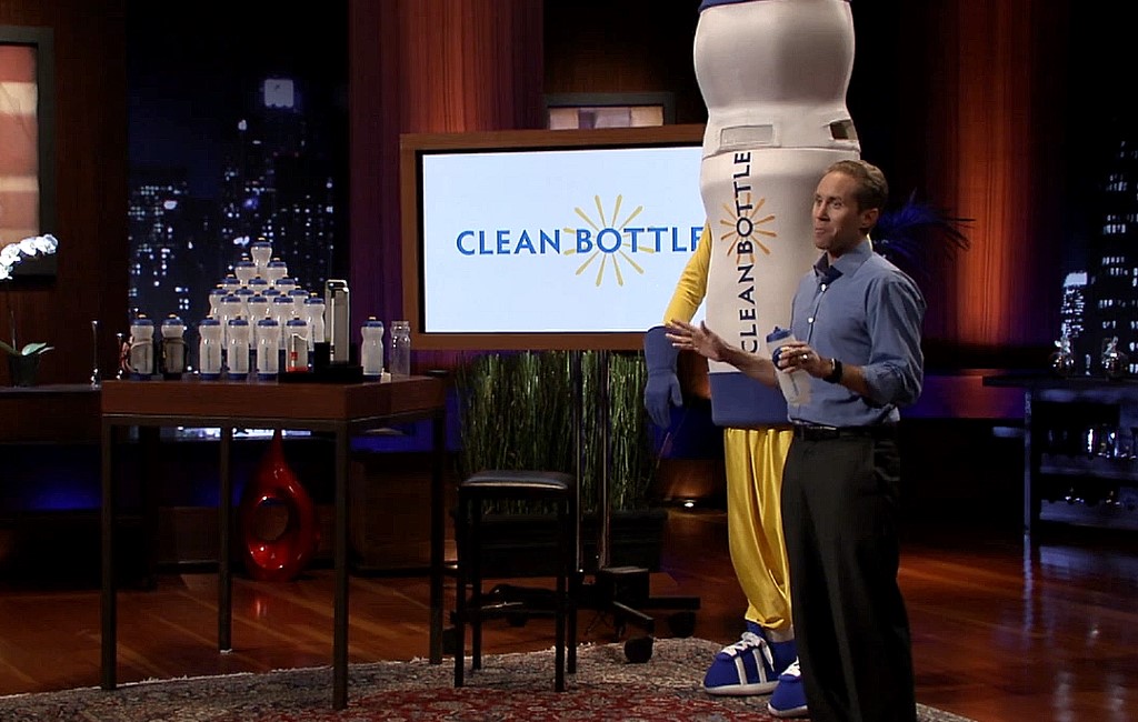 clean-bottle-pitching-on-shark-tank