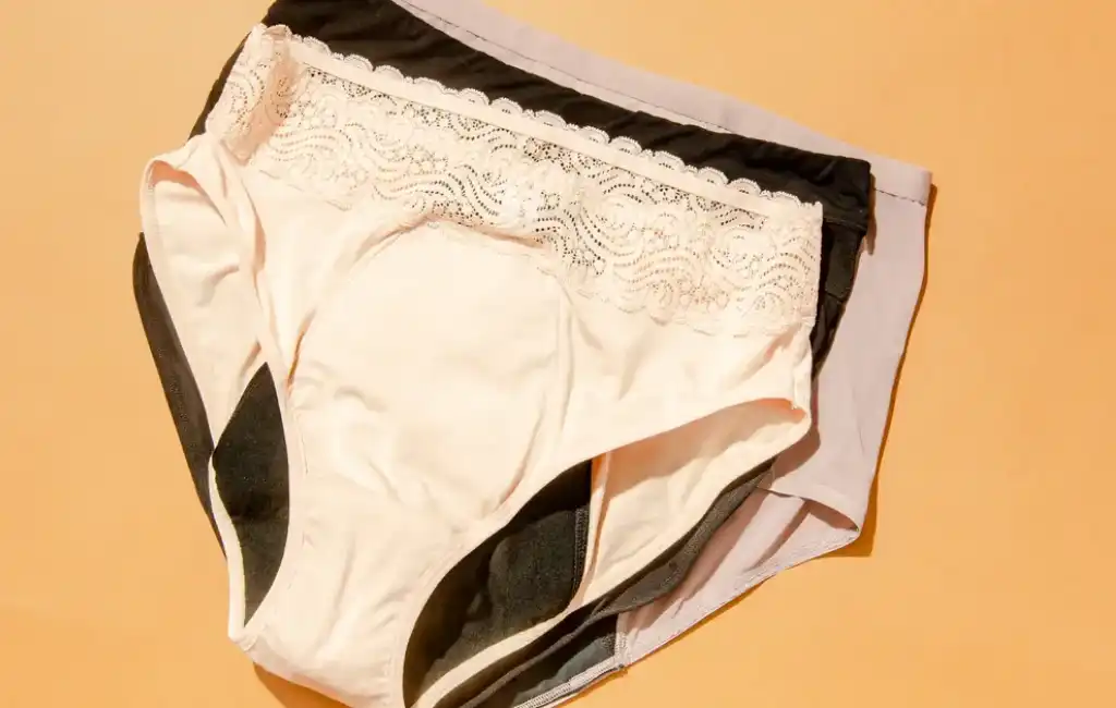 underwear-fold-older-woman