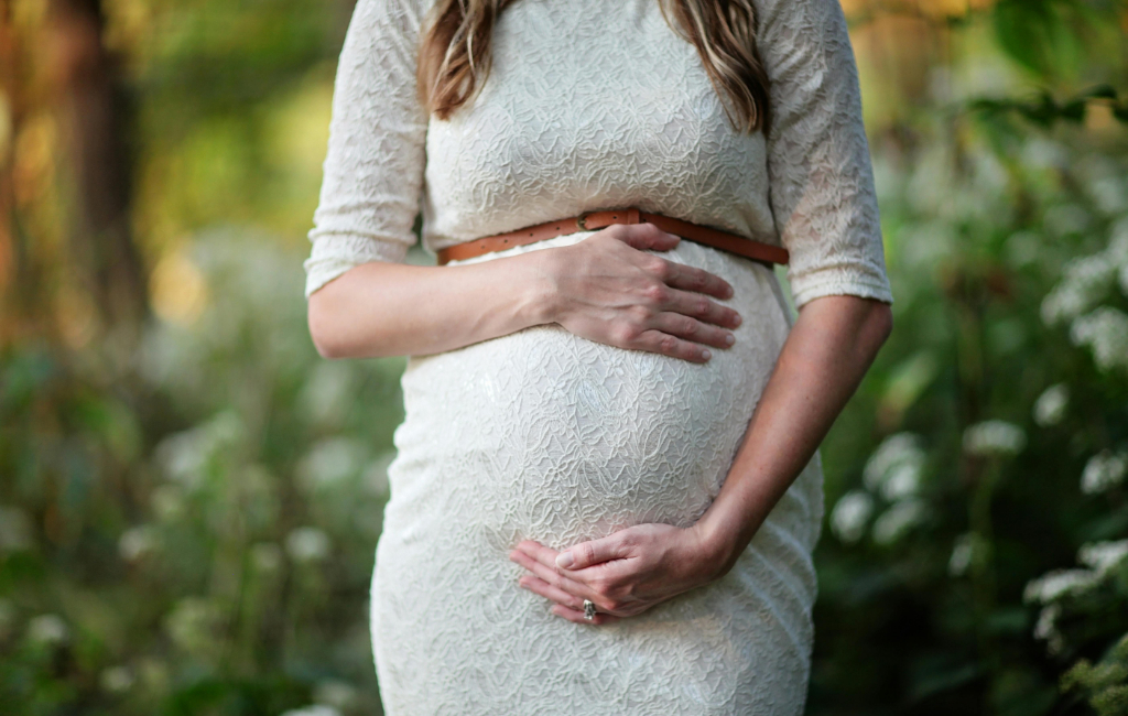 pregnant-woman-in-dress