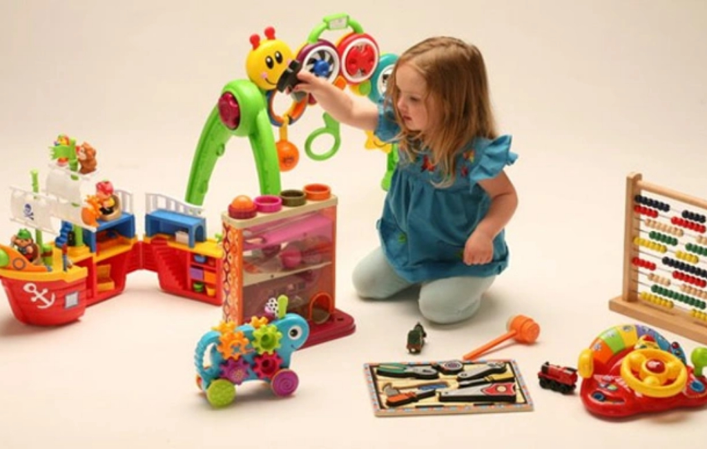 girl playing with toys