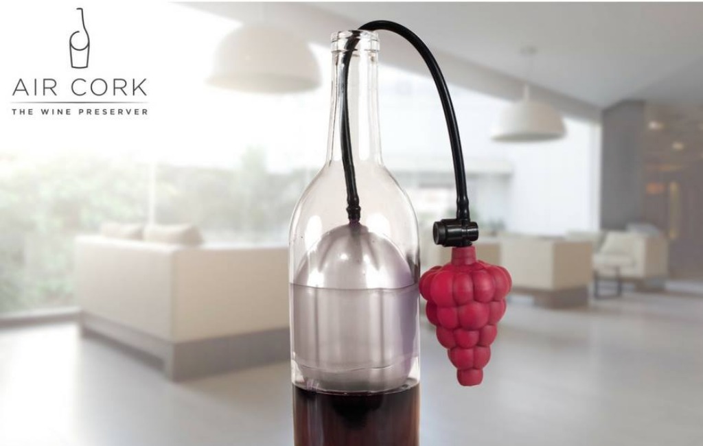 using-wine-balloon-wine-preserver